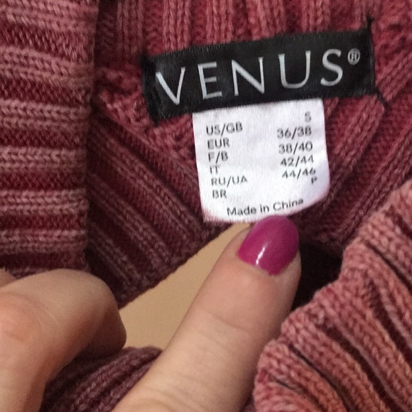 VENUS, cold shoulder sweater. Size S. Beautiful raspberry color. - Picture 3 of 4